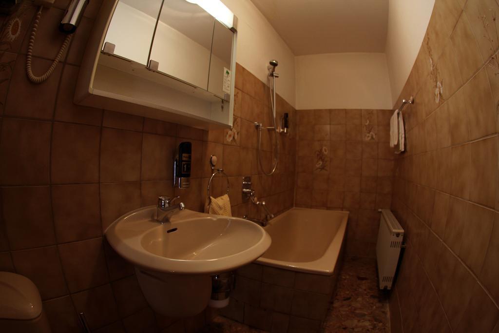 Pohl'S Rheinhotel Adler Санкт-Гоарсхаузен Экстерьер фото