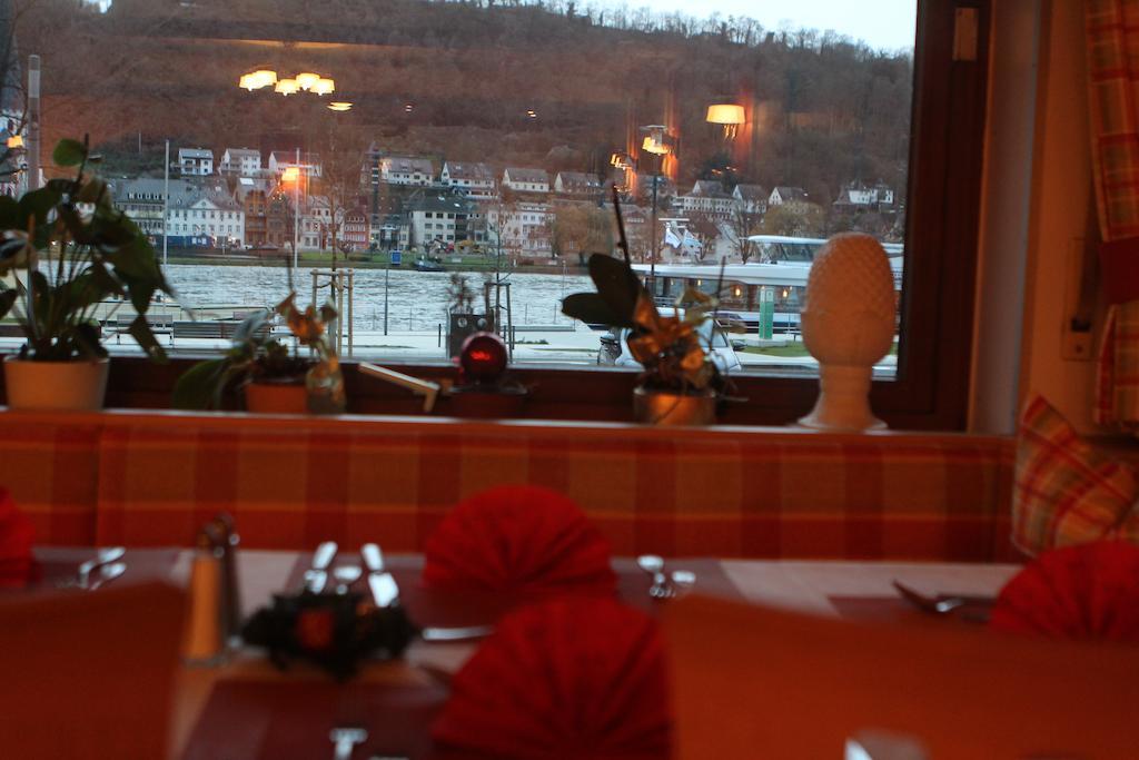 Pohl'S Rheinhotel Adler Санкт-Гоарсхаузен Экстерьер фото