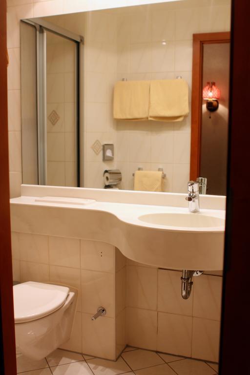 Pohl'S Rheinhotel Adler Санкт-Гоарсхаузен Экстерьер фото