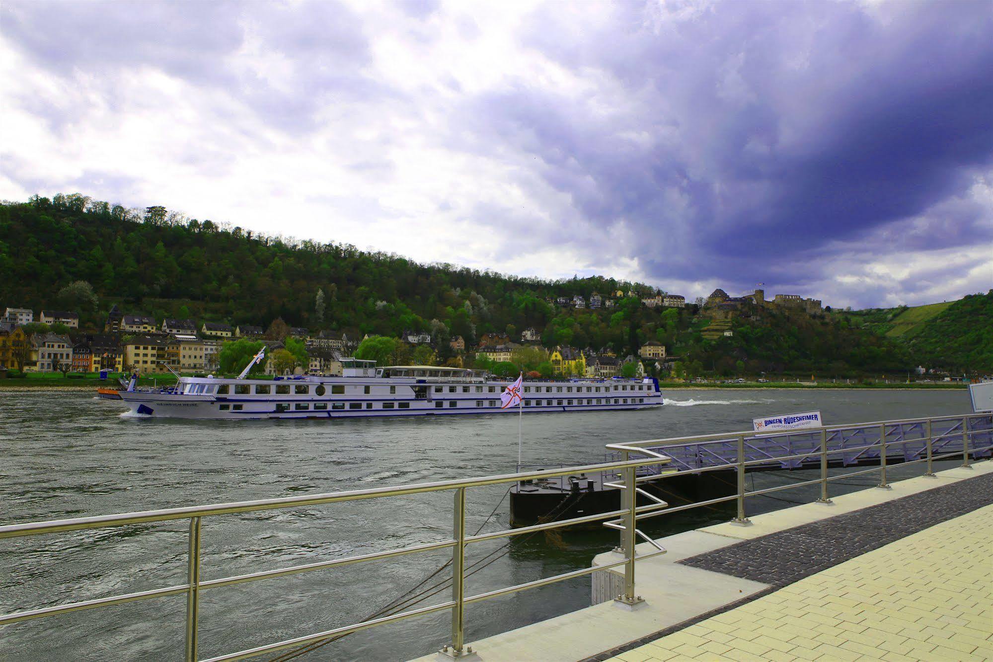 Pohl'S Rheinhotel Adler Санкт-Гоарсхаузен Экстерьер фото