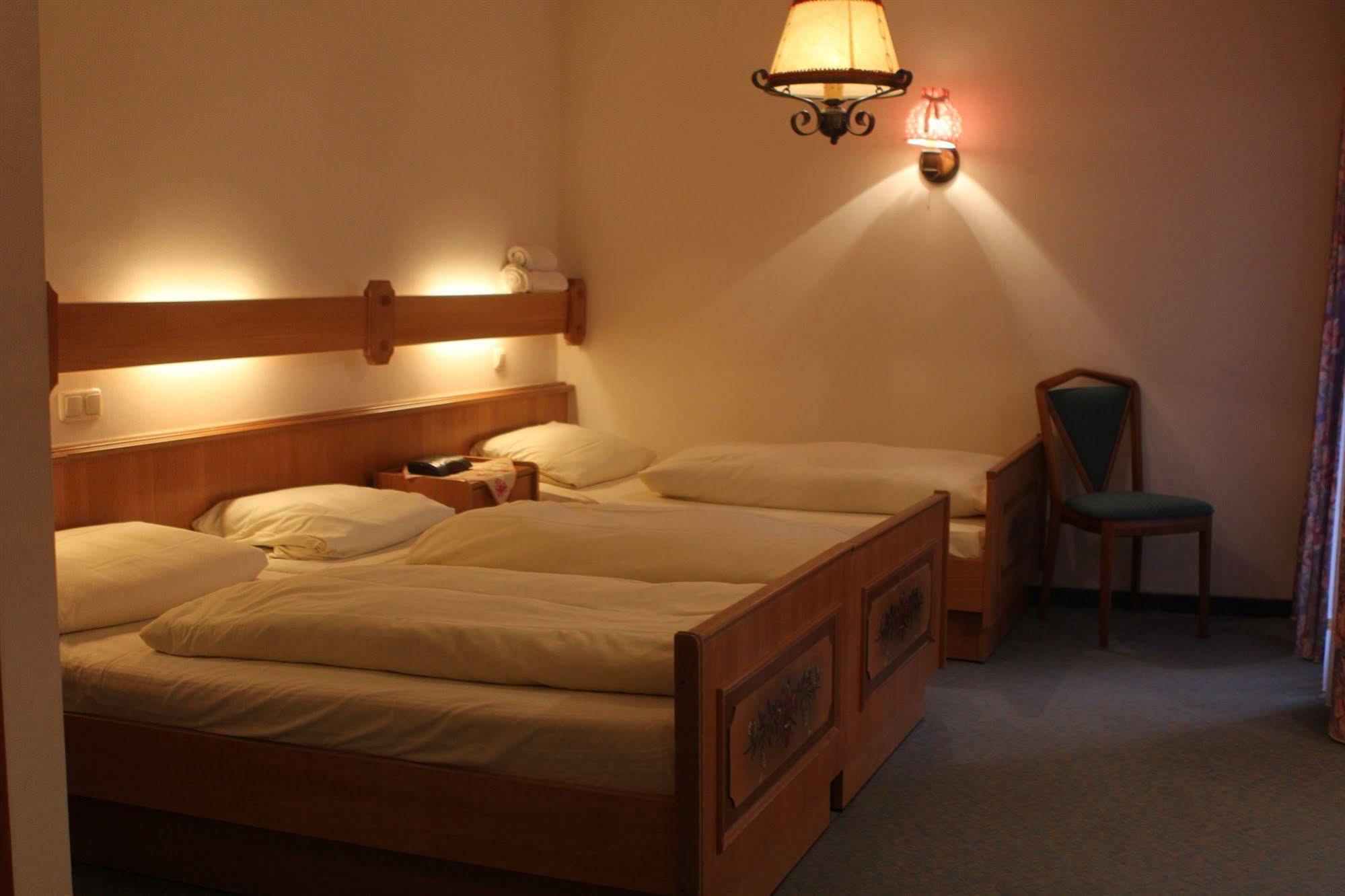 Pohl'S Rheinhotel Adler Санкт-Гоарсхаузен Экстерьер фото
