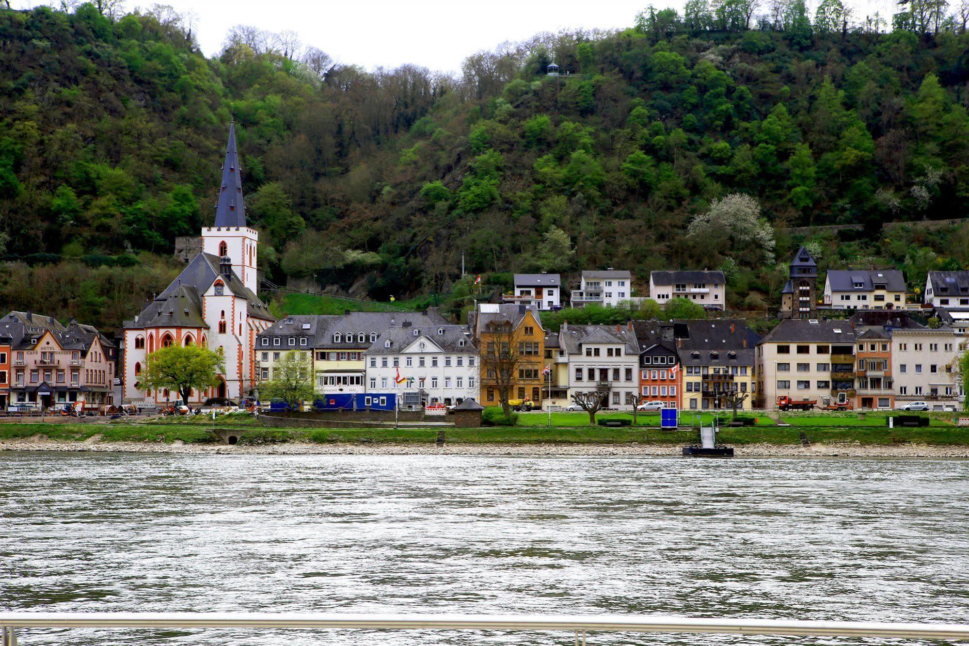 Pohl'S Rheinhotel Adler Санкт-Гоарсхаузен Экстерьер фото