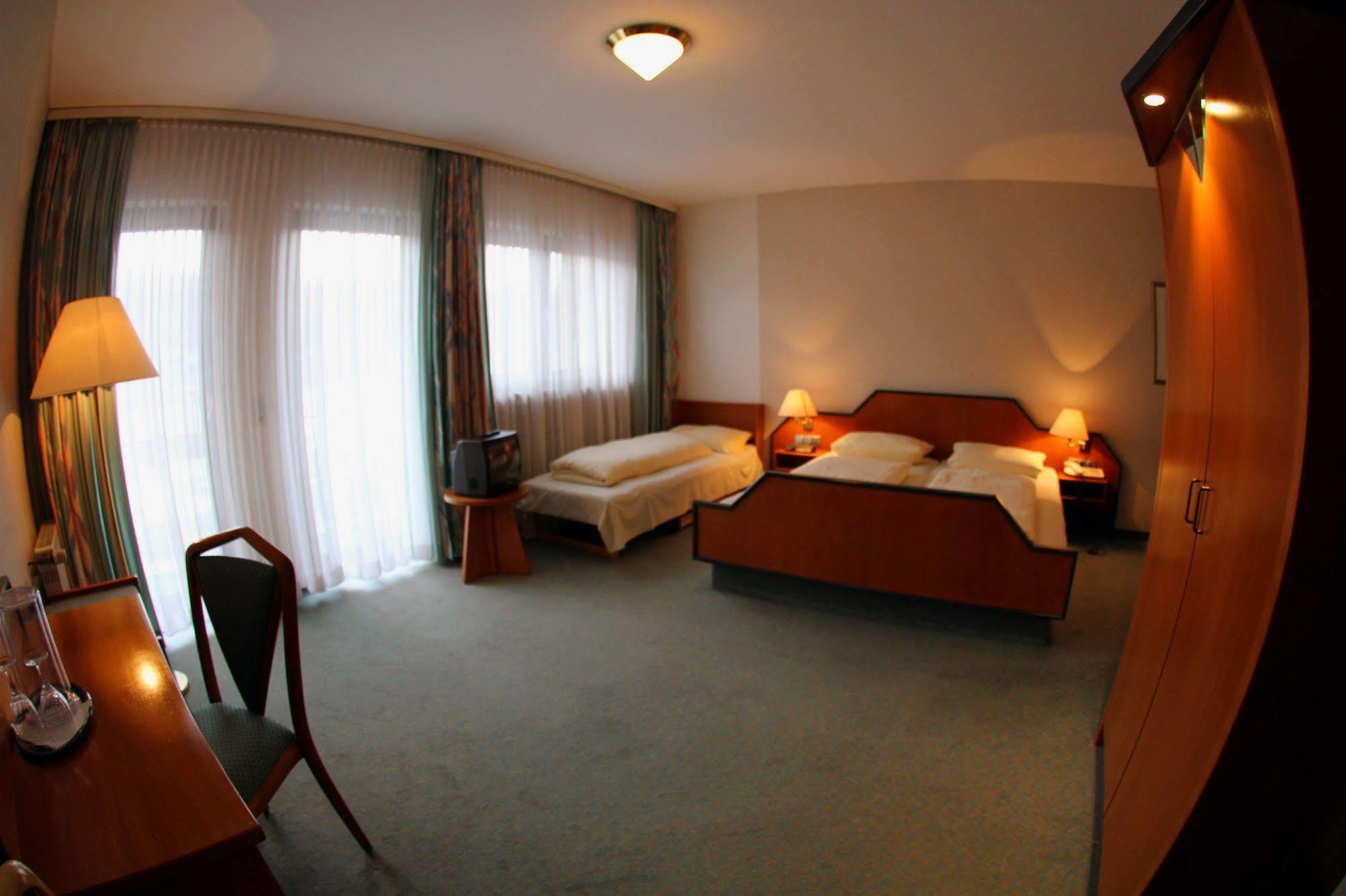 Pohl'S Rheinhotel Adler Санкт-Гоарсхаузен Экстерьер фото