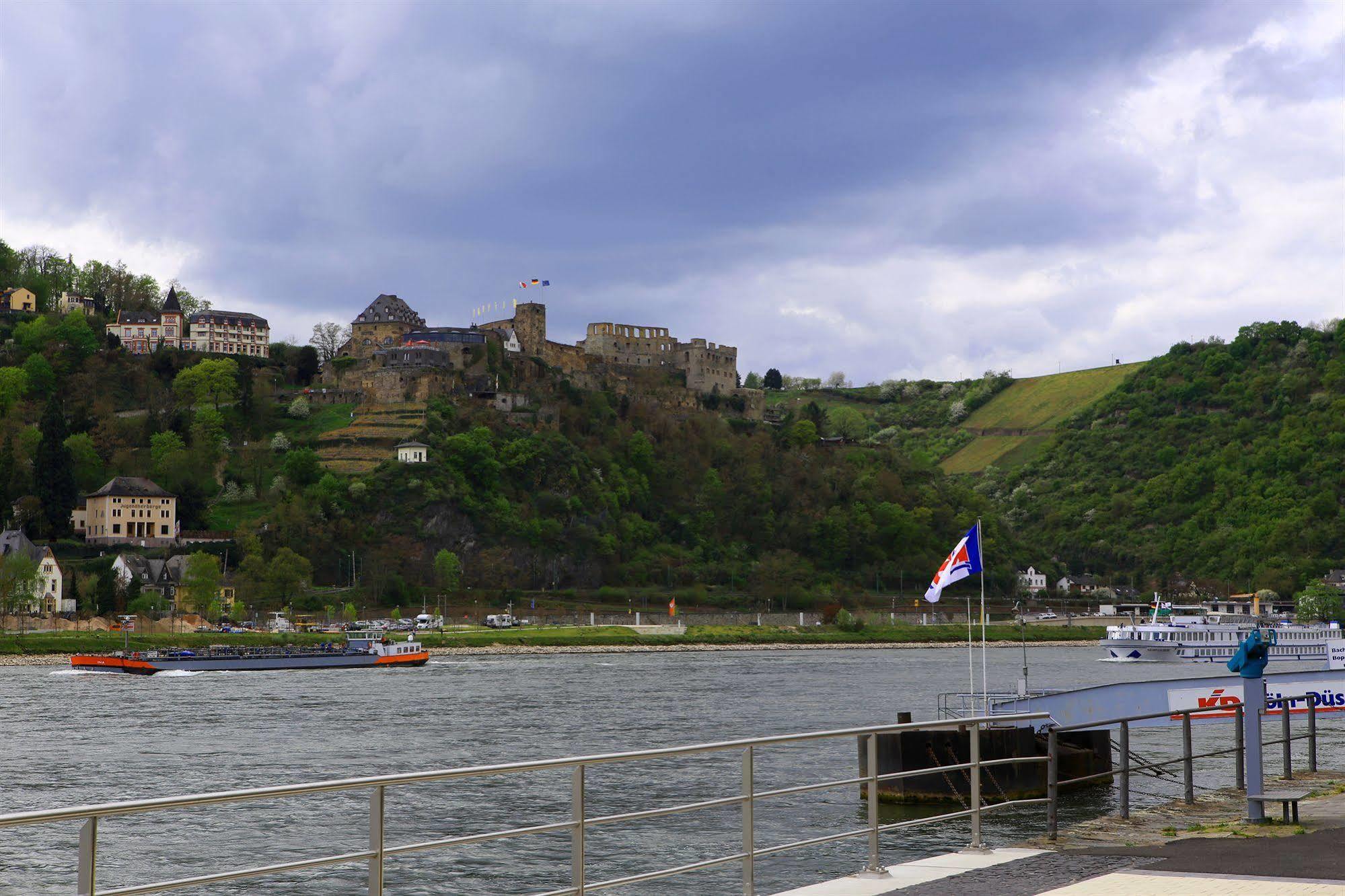 Pohl'S Rheinhotel Adler Санкт-Гоарсхаузен Экстерьер фото